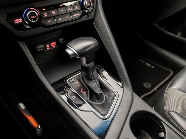 KIA Niro 1.6 GDi Hybrid DynamicLine 142Pk Automaat (APPLE CARPLAY, NAVIGATIE, LEDER, CAMERA, SPORTSTOELEN, XENON, PARKEERSENSOREN, NIEUWE APK, NIEUWSTAAT)
