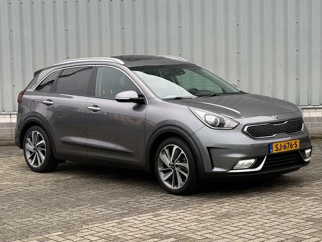 KIA Niro 1.6 GDi Hybrid Edition / NL Auto / Herwers Onderhouden / Schuif/Kanteldak / Trekhaak 1300 KG / Half Lederen Bekleding / Navigatie / Apple CarPlay/Android Auto / Stoel- en Stuurverwarming / Camera / Climate Control / Cruise Control / Winterset /