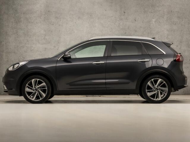 KIA Niro 1.6 GDi Hybrid Sport 142Pk Automaat (SCHUIFDAK, APPLE CARPLAY, NAVIGATIE, CAMERA, STUUR/STOELVERWARMING, SPORTSTOELEN, GETINT GLAS, XENON, NIEUWE APK, NIEUWSTAAT)