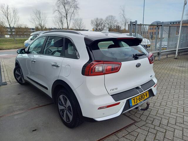 KIA Niro 1.6 GDi Hybrid DynamicLine - TREKHAAK - CAMERA - PDC - CARPLAY / ANDROID - CLIMA - CRUISE - NL AUTO - 1 EIGENAAR