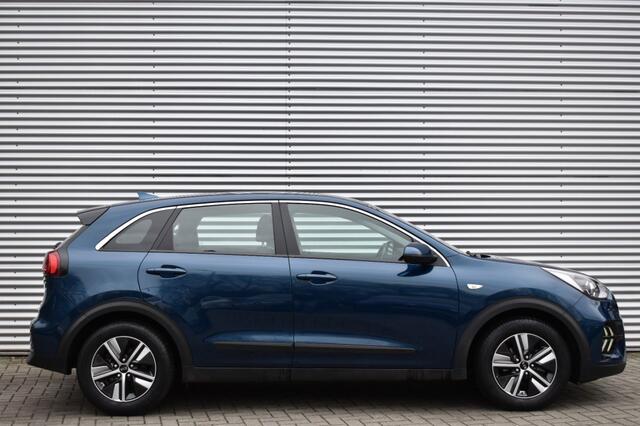 KIA Niro 1.6 GDI HYBRID / CAMERA / TREKHAAK / CARPLAY