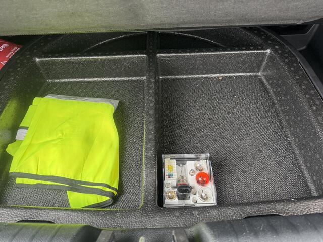 KIA Niro 1.6 GDi Hybrid DynamicLine NW door ons geleverd & onderhouden !