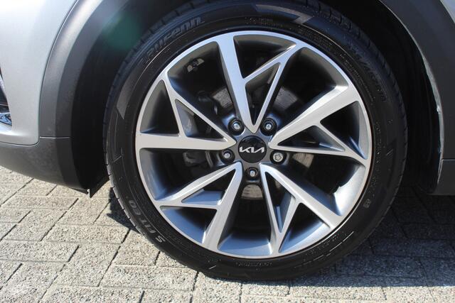 KIA Niro 1.6 GDi Hybrid ExecutiveLine Verwarmbare & geventileerde voorstoelen/Verwarmbaar stuurwiel/Achteruitrijcamera/JBL audio/Apple carplay/Elektrisch verstelbare voorstoelen/Lane assist/Dodehoek assistent/parkeersensoren rondom/Lichtmetaal 18'