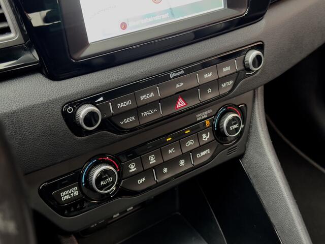 KIA Niro 1.6 GDi HYBRID AUT6 DESIGN EDITION PANODAK LEDER NAVI CAMERA LED LMV PDC
