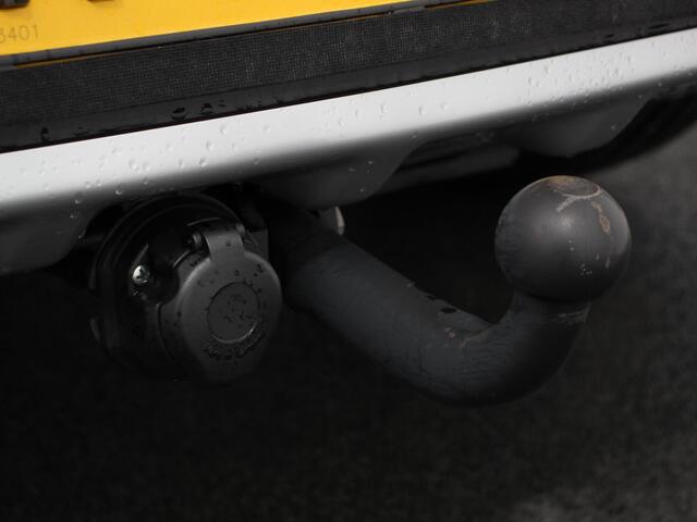 KIA Niro 1.6 GDi Automaat Hybrid DynamicLine | Trekhaak | Navigatie | Camera | Parkeer sensoren V+A | Cruise Control | Lichtmetalen Velgen | Extra getint glas | Keyless