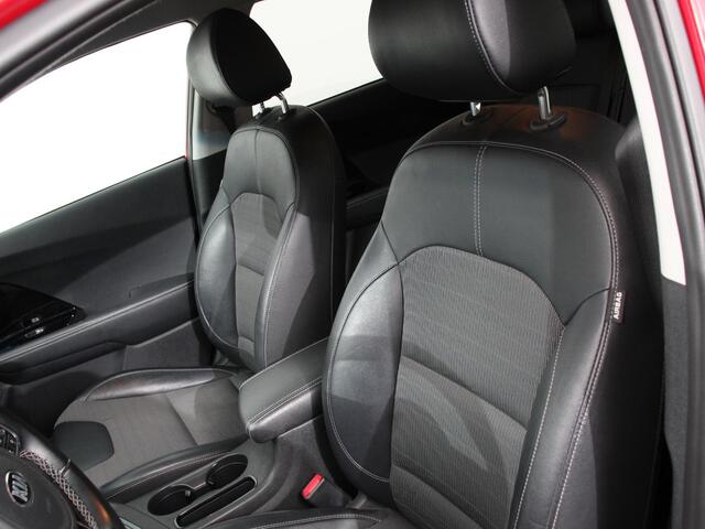 KIA Niro 1.6 GDi Automaat Hybrid DynamicLine | Trekhaak | Navigatie | Camera | Parkeer sensoren V+A | Cruise Control | Lichtmetalen Velgen | Extra getint glas | Keyless