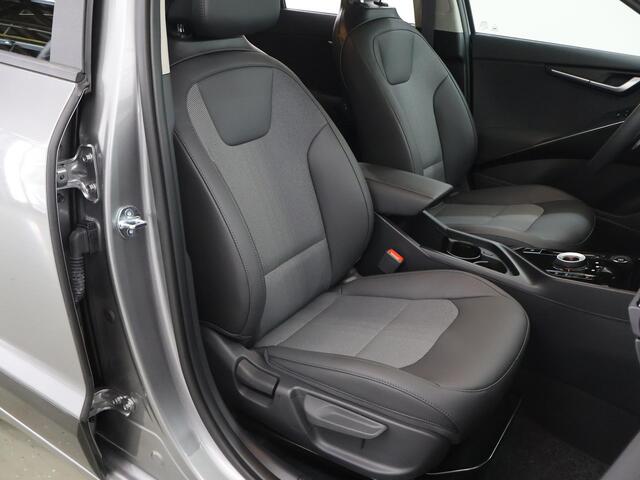 KIA Niro 1.6 GDi PHEV DynamicPlusLine | 18" lichtmetalen velgen | Elektrisch verstelbare bestuurdersstoel | Stoel/Stuurwielverwarming | LED Koplampen | Elektrisch bedienbare achterklep |