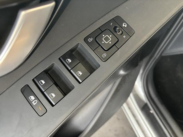 KIA Niro 1.6 GDi Hybrid DynamicPlusLine Nieuw Geleverd, Stoel&Stuurverwarming, 1300KG Trekhgewicht, AppleCarPlay,Schuif/kantelDak, Garantie tot 2030!