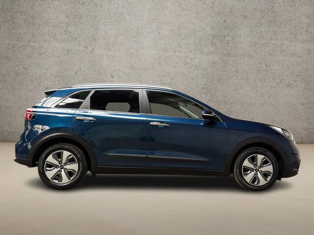 KIA Niro 1.6 GDi Hybrid Dynamic Sport 142Pk Automaat (APPLE CARPLAY, NAVIGATIE, CAMERA, LEDER, SPORTSTOELEN, GETINT GLAS, NIEUWSTAAT)