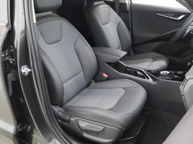 KIA Niro 1.6 GDi PHEV DynamicPlusLine | 18" lichtmetalen velgen | Elektrisch verstelbare bestuurdersstoel | Stoel/Stuurwielverwarming | LED Koplampen | Elektrisch bedienbare achterklep |