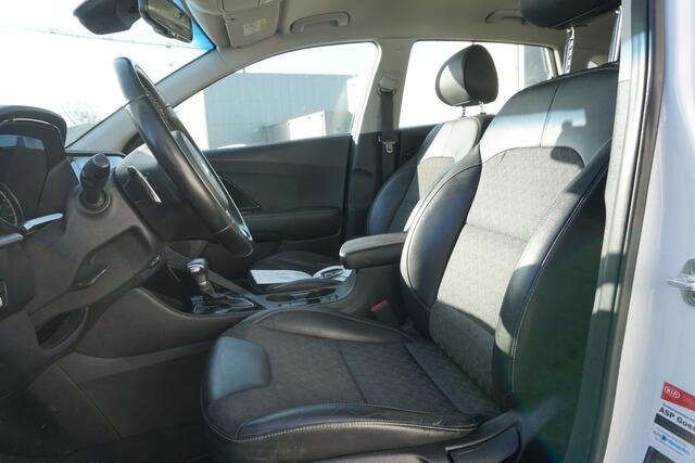 KIA Niro 1.6 GDi Hybrid Edition | CAMERA | METALLIC WIT |