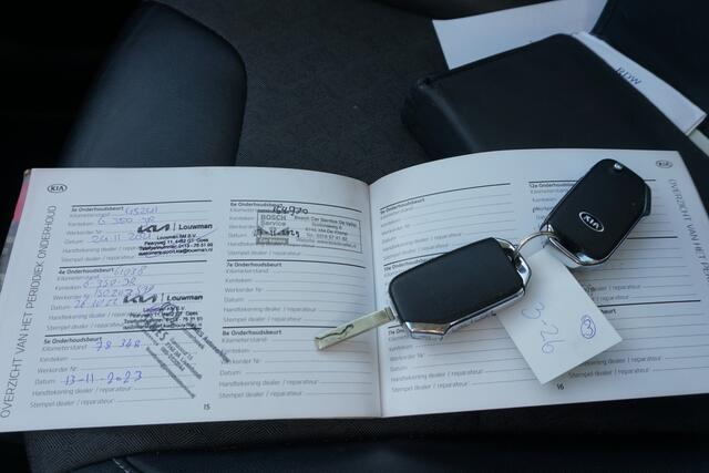 KIA Niro 1.6 GDi Hybrid Edition | CAMERA | METALLIC WIT |