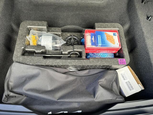 KIA Niro 1.6 GDi Hybrid DynamicPlusLine 12-2022 | Sunroof | Stoel&Stuurverw. | Privacy glass