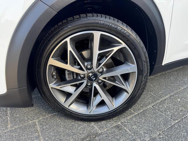 KIA Niro 1.6 GDi Hybrid DynamicLine Style Pack 18 Inch, Adaptieve Cruise Control, Draadloos Opladen, Achteruitrijcamera, Enz...