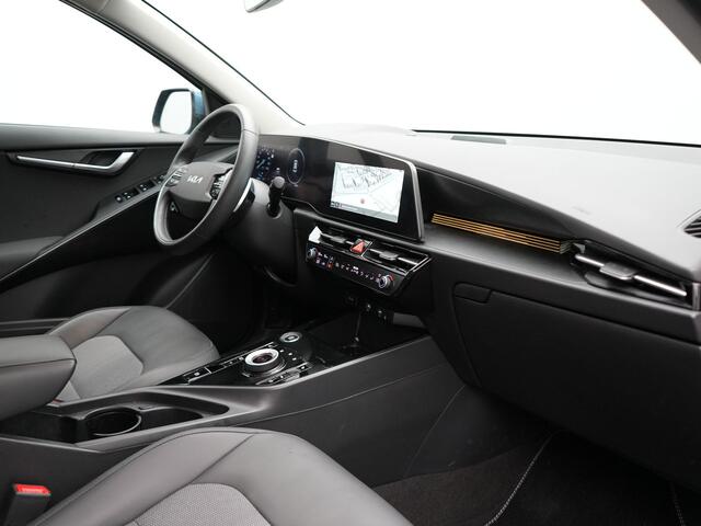 KIA Niro 1.6 GDi DynamicLine PHEV 182pk Dealer O.H. | Trekhaak Afn. | Adaptive Cruise | Camera | Sportstoelen & Stuur Verwarmd | Keyless | Blis | Sfeerverlichting | Apple Carplay | Navigatie | DAB | Virtual | LED Koplampen | Plug In Hybrid |