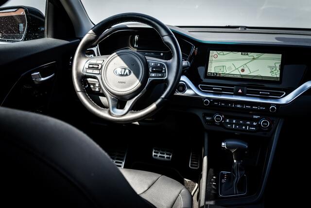 KIA Niro 1.6 GDi Hybrid ExecutiveLine | Automaat | Ned Auto | Leer | 2028 Fabr-Gar | Pano-Dak | | Trekhaak | Navi | Clima | Camera | Cruise | Pdc | Led | 17 Inch Lmv |