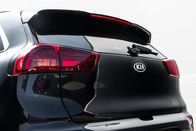 KIA Niro 1.6 GDi Hybrid ExecutiveLine | Automaat | Ned Auto | Leer | 2028 Fabr-Gar | Pano-Dak | | Trekhaak | Navi | Clima | Camera | Cruise | Pdc | Led | 17 Inch Lmv |