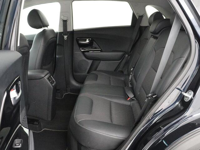 KIA Niro 1.6 GDi Hybrid DynamicPlusLine | Stoelverwarming | Half leder | Adaptive cruise | Carplay | Camera | Navigatie | Stuurverwarming | Keyless | Side Assist | Navigatie | Climate control | Bluetooth