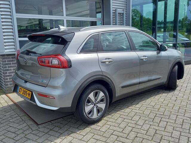 KIA Niro 1.6 GDi Hybrid DynamicLine - CAMERA - CARPLAY / ANDROID - CLIMA - CRUISE -