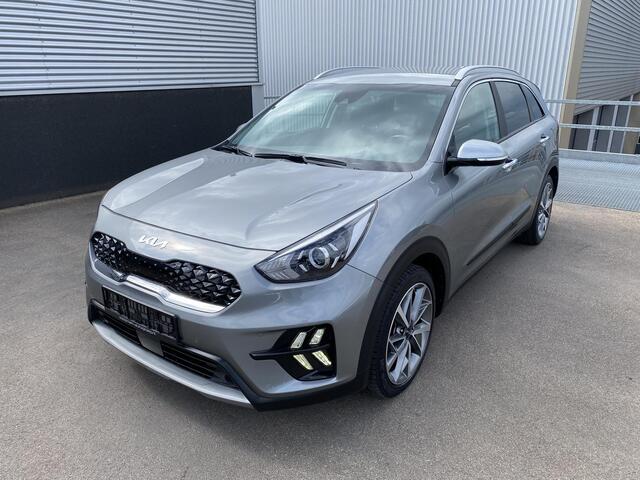 KIA Niro 1.6 GDi Hybrid DynamicLine Plus Navigatie, Achteruitrijcamera, Smart Key, Privacy glass, 18" LMV, Parkeersensoren voor + achter