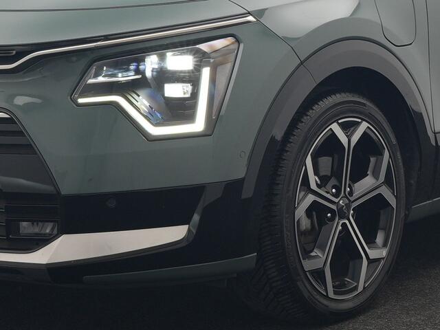 KIA Niro 1.6 GDi ExecutiveLine PHEV 182pk Dealer O.H. | Trekhaak | Adaptive Cruise | Head Up | Camera | Harman / Kardon | Lederen Sporstoelen Memory & Ventilatie | Keyless | Blis | Stoelen & Stuur Verwarmd | Apple Carplay | Navigatie | DAB | Plug In Hybrid |