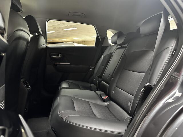 KIA Niro 1.6 GDi PHEV DynamicPlusLine/ Automaat!/ Trekhaak/ Stoel+Stuurverw./ 17''LMV/ Dodehoekdet!/ Camera/ LED Koplampen/ Apple+android/ DAB+/ Clima/ Navi/ Cruise/ Bluetooth/ Multi.LEDER.Stuur/ Elek.Pakket/ isofix/ PDC V+A.