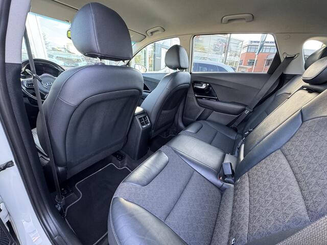 KIA Niro 1.6 GDi Hybrid DynamicLine Style Pack 18 Inch, Adaptieve Cruise Control, Draadloos Opladen, Achteruitrijcamera, Enz...