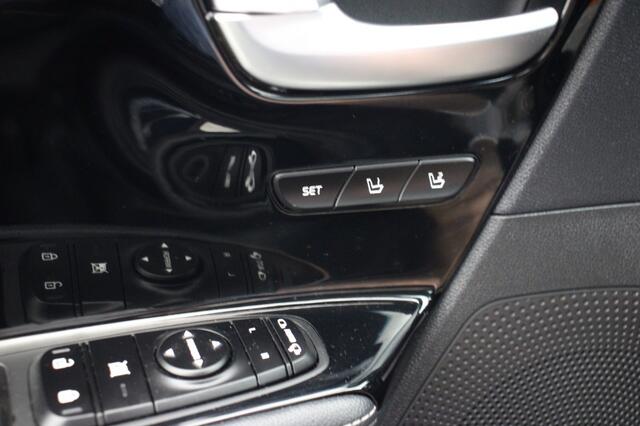 KIA Niro E-Niro ExecutiveLine 64 kWh - Carplay, Camera, Leer, Memory, Trekhaak, Stoelverw.