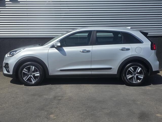 KIA Niro 1.6 GDi Hybrid DynamicLine Nieuw geleverd, Dealeronderhouden, 1e eign. Navigatie, Adaptieve cruise control, Achteruitrijcamera, Parkeersensoren
