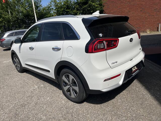 KIA Niro 1.6 GDi Hybrid ExecutiveLine // SCHUIF-KANTELDAK // LEDER // ELEK.STOEL+GEHEUGEN // DODEHOEK // JBL // KEYLESS // STOELVERKOELING-VERWARMING //