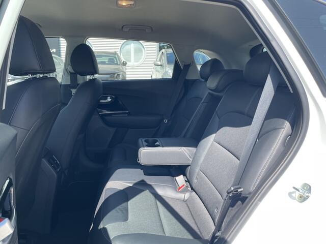 KIA Niro 1.6 GDi PHEV DynamicPlusLine Navigatie - Stoel verwarming - Trekhaak