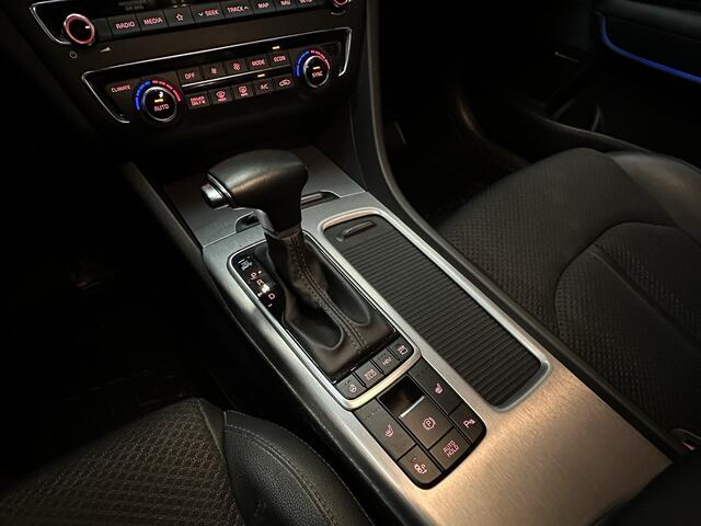 KIA OPTIMA SPORTSWAGON 2.0 GDI PHEV AUTOMAAT NAVIGATIE TREKHAAK ACHTERUITRIJ CAMERA HALF LEDER VERWARMDE STOELEN HARMAN / KARDON SOUND ZEER MOOI !!