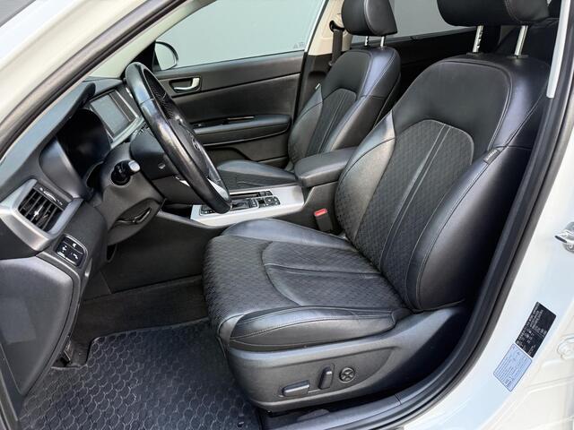 KIA OPTIMA Sportswagon 2.0 GDI PHEV ExecutiveLine / Dealer Onderhouden / Trekhaak / 1500KG Trekgewicht / open dak / Keyless / Adaptive Cruise / Harman Kardon / Elektrische Stoelen Met Geheugen /