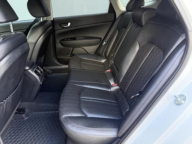 KIA OPTIMA Sportswagon 2.0 GDI PHEV ExecutiveLine / Dealer Onderhouden / Trekhaak / 1500KG Trekgewicht / open dak / Keyless / Adaptive Cruise / Harman Kardon / Elektrische Stoelen Met Geheugen /