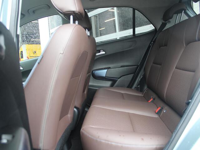 KIA PICANTO 1.0 CVVT Design Edition | Navi | Clima | Trekhaak | Brownpack | Camera | Cruise Control