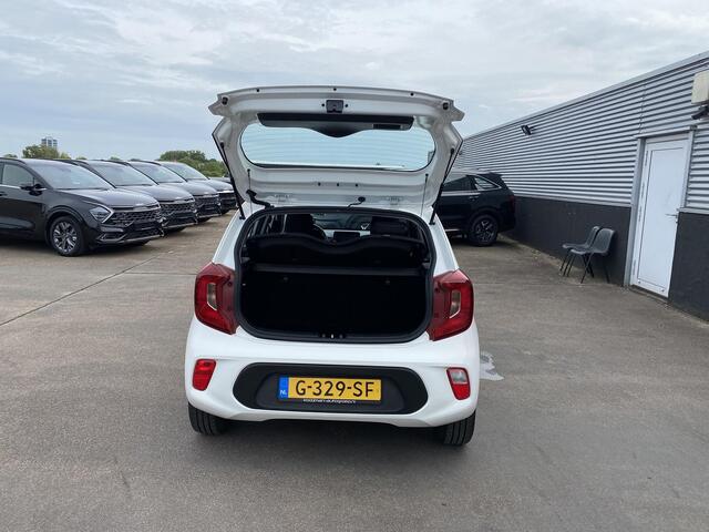 KIA PICANTO 1.0 MPi DynamicLine Navigatie, 1e eign. Dealeronderhouden Apple CarPlay/Android Auto, achteruitrij camera, airco, cruise control, start/stop systeem