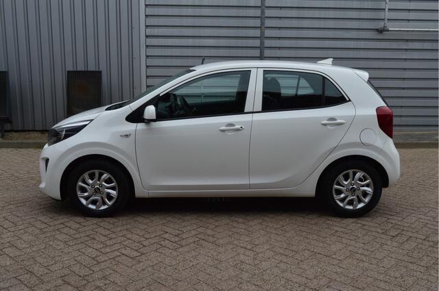 KIA PICANTO 1.0 CVVT ComfortPlusLine Navigator Opm: Afn. trekhaak, Navi, Airco, Carplay, Camera, Etc... Rijklaar! All-in prijs.