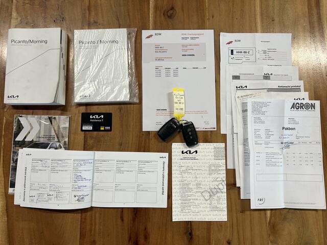 KIA PICANTO 1.0 DPi GT-Line 83PK / Stuur+Stoelverwarming / Camera / CarPlay / Clima / Privacy Glass / Automaat / 16" LMV