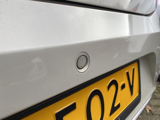 KIA PICANTO 1.2 CVVT 84pk 5-zits GT-Line Stoel- & stuurverwarming, 4-Cilinder, Lederen bekleding, Dealeronderhouden, keyless, achteruitrij camera, parkeersensoren Achter, Navi