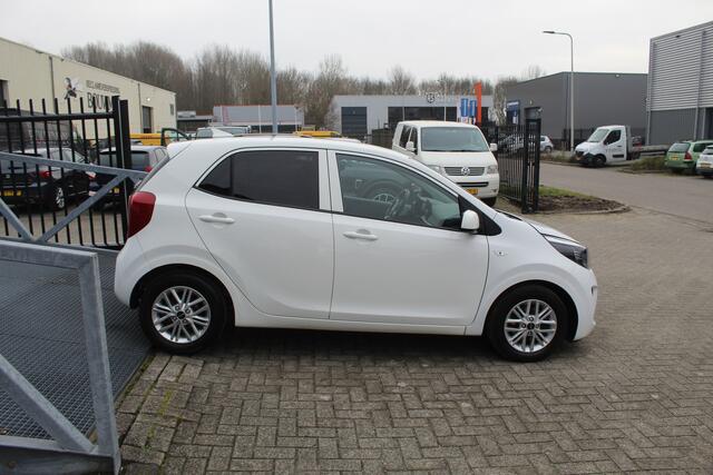 KIA PICANTO 1.0 DPi DynamicLine Navigatie/Achteruitrijcamera/Apple carplay/Stoelverwarming/Stuurverwarming/Licht metalen velgen