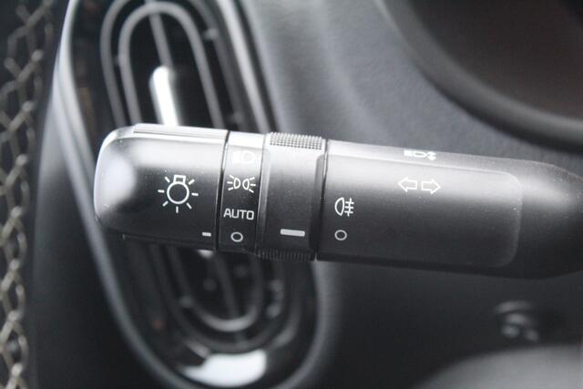 KIA PICANTO 1.0-67pk DPi DynamicLine. Kwalitatief erg goed wagen voor jaren zorgeloos rijplezier! Airco, metallic lak, camera, cruise control, elektr. ramen v+a, Android auto/Apple carplay, DAB radio, USB aansl., LM wielen etc