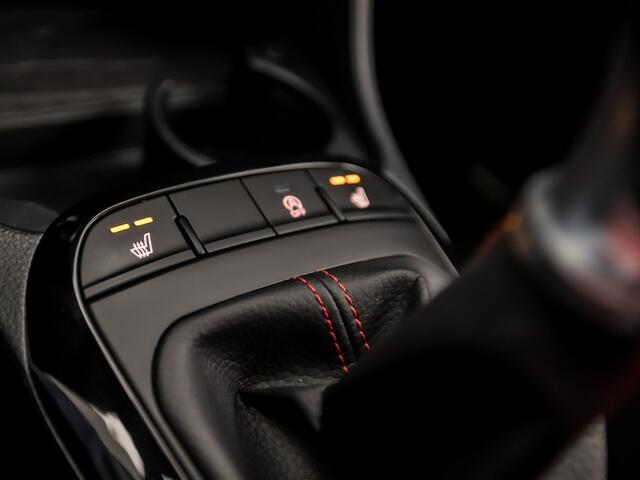 KIA PICANTO 1.2 CVVT GT-Line (APPLE CARPLAY, CLIMATE, LEDER, CAMERA, STUUR/STOELVERWARMING, SPORTSTOELEN, GETINT GLAS, KEYLESS, LM VELGEN, NIEUWE APK, NIEUWSTAAT)