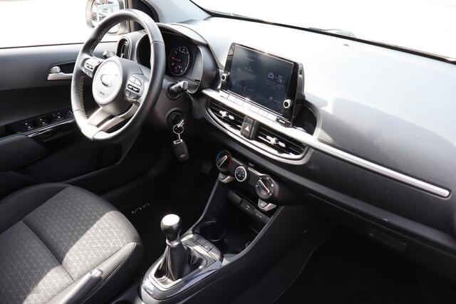 KIA PICANTO 1.0 DPi DynamicLine Achteruitrijcamera/Apple carplay/DAB/Cruise control/Airco/Centrale deurvergrendeling/Elektrische ramen/Licht metalen velgen 2E PINKSTERDAG GEOPEND VAN 12:00 TOT 17:00 (ROTTERDAM&HELLEVOETSLUIS)