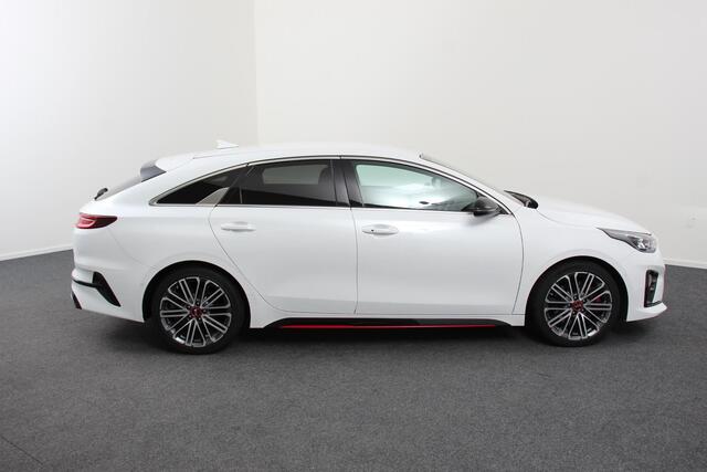 KIA PRO CEE D ProCeed 1.6 T-GDI 204pk DCT GT | Navigatie | Camera | JBL | Lichtmetalen Velgen 18" | Stoel en stuurverwarming | Electrisch bedienbare achterklep | DAB | Led