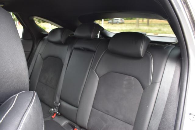 KIA PRO CEE D ProCeed 1.4 T-GDI GT-Line / Navigatie / Adap. Cruise / 17" LM / Panoramadak / Keyless