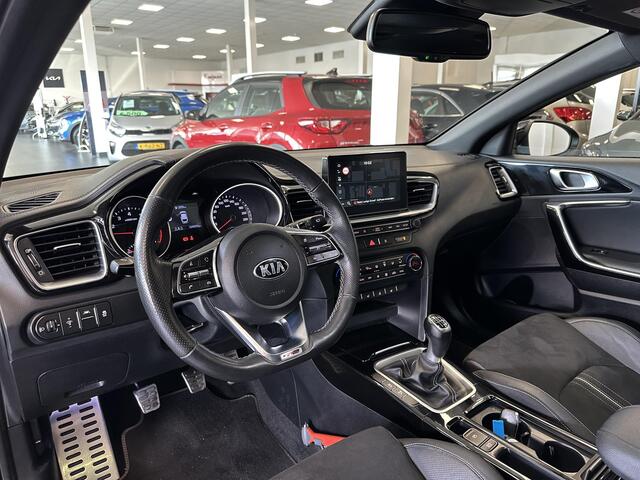 KIA PRO CEE D ProCeed 1.0 T-GDI GT-Line , Panoramadak , Stoel- & Stuurwielverwarming , Alcantara/lederen bekleding , Full map navigatie , Achteruitrij camera , Cruise control , Sport interieur , Keyless , Parkeersensoren achter