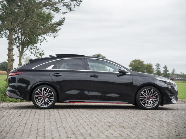 KIA PRO CEE D ProCeed 1.6 T-GDi GT Pano Virtual ACC Memory