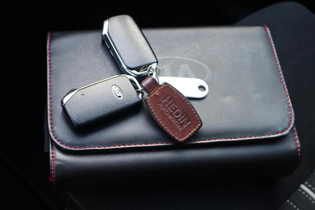 KIA PRO CEE D ProCeed 1.5 T-GDI GT-PlusLine Panoramadak, Schuif- kanteldak, Navigatie, Apple Carplay, Voorstoelen en achterbank verwarmbaar, JBL sound