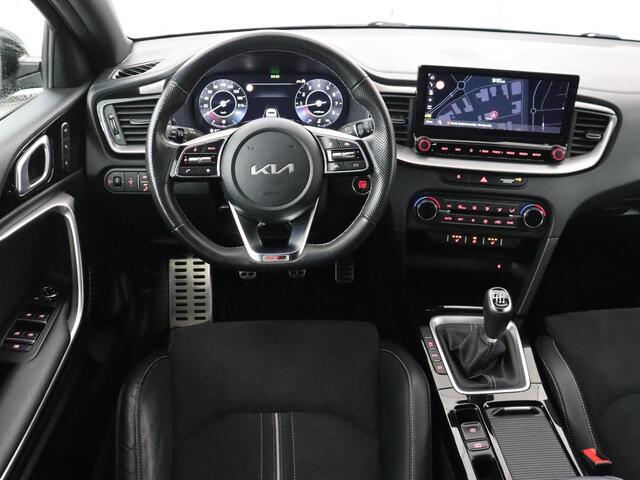 KIA PRO CEE D ProCeed 1.5 T-GDi GT-PlusLine | Panoramadak | Stoelverwarming | Leder/Alcantara | Camera | Adaptive cruise | Achterbankverwarming | Keyless | Memory | Carplay | Navigatie | Full LED