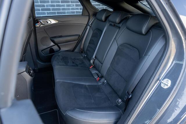 KIA PRO CEE D ProCeed 1.5 T-GDi GT-Line | Trekhaak | Panoramadak | Lederen Bekleding | Stoelverwarming | Achteruitrijcamera | Parkeersensoren | Cruise Control Adaptief | Keyless Entry | Elektrische Achterklep | Navigatie | Apple Carplay | Android Auto